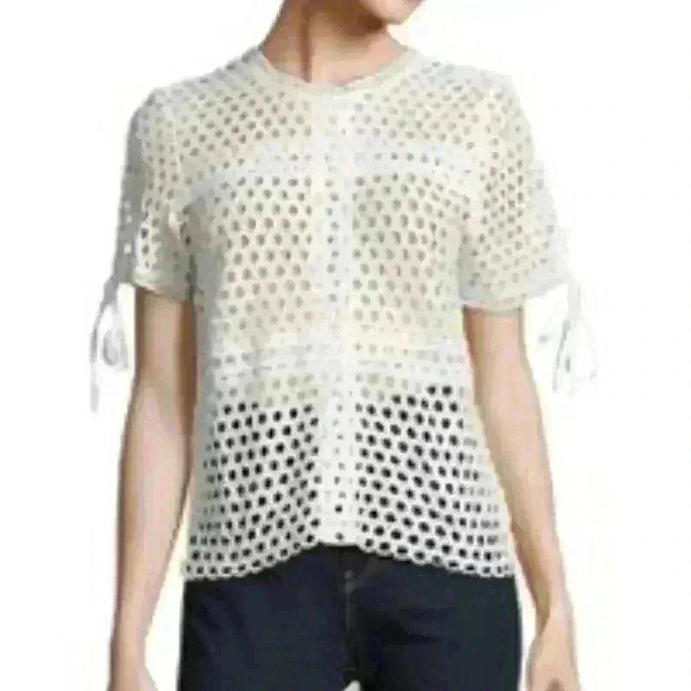 ZERO Degrees Celsius White Crewneck Cap Sleeve Top